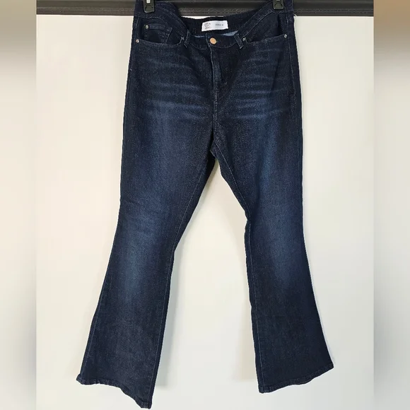 Levis Women’s Boot Cut Jeans - Picture 1 of 7